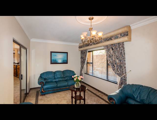 4 BEDROOM HOUSE FOR SALE IN BLUFF